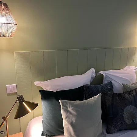 Aux D'a Cote Couette-café 3*